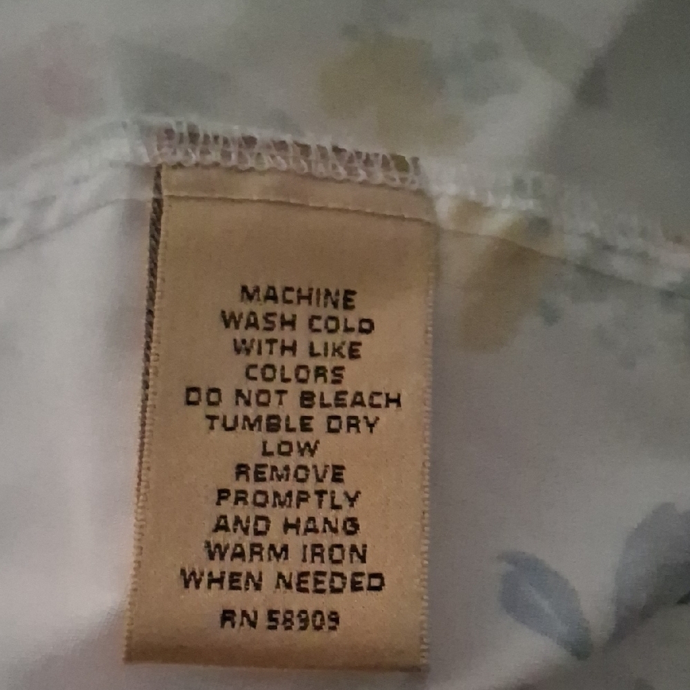 Investments Gold Label Non-Iron Floral Blouse XL - Picture 3 of 8